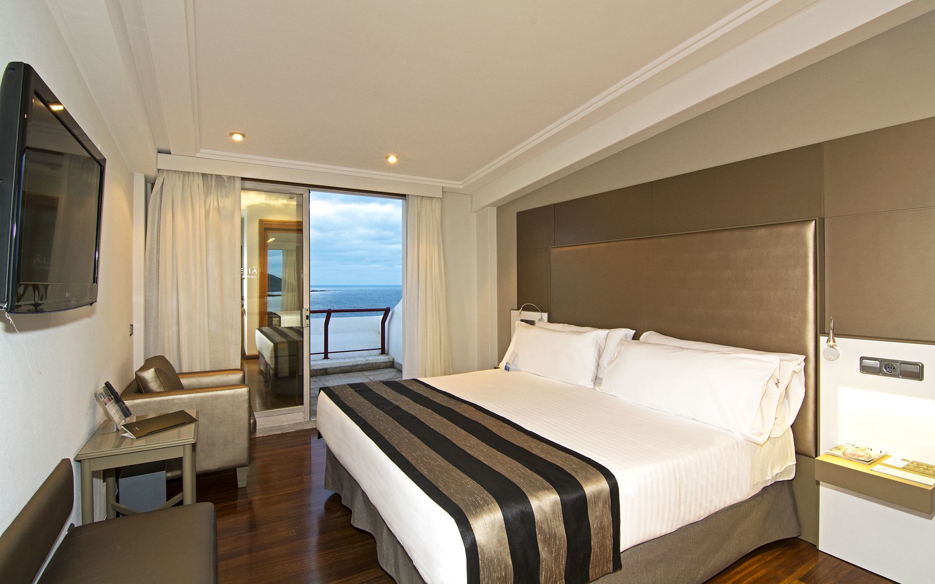 Melia Maria Pita Hotel A Coruna Exterior photo